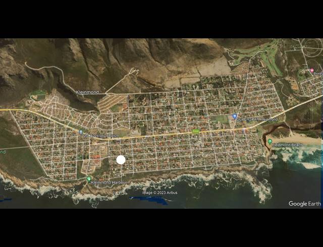 7 BEDROOM FREESTANDING FOR SALE IN KLEINMOND CENTRAL